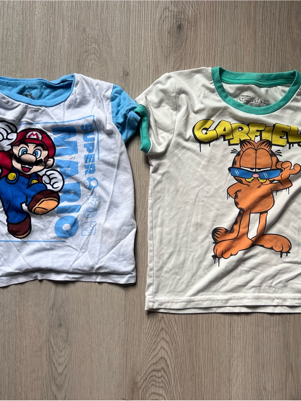 3/$50 ✨ — Vintage t-shirt Bundle- Garfield and Super Mario- size 4-5Y